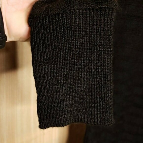 Express Womens Black Batwing Oversized Thin Short Sweater Medium - Picture 6 of 8